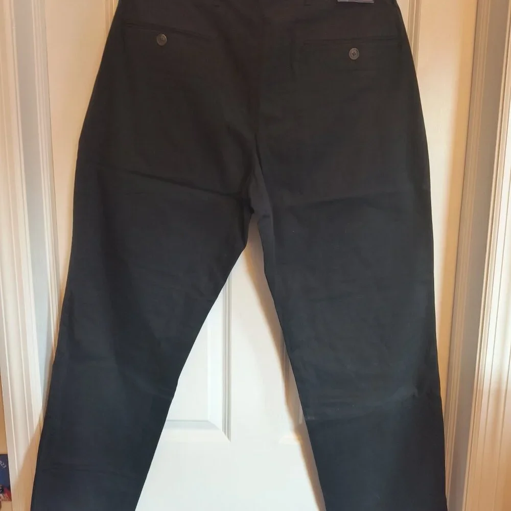 New Gap Khakis Straight Stretch MENS 40/32 Pants